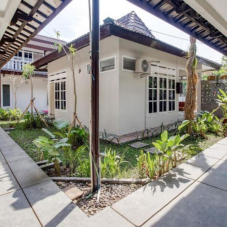 Готель Reddoorz Near Malioboro Tugu Station Jogja 2 Джок'якарта Екстер'єр фото