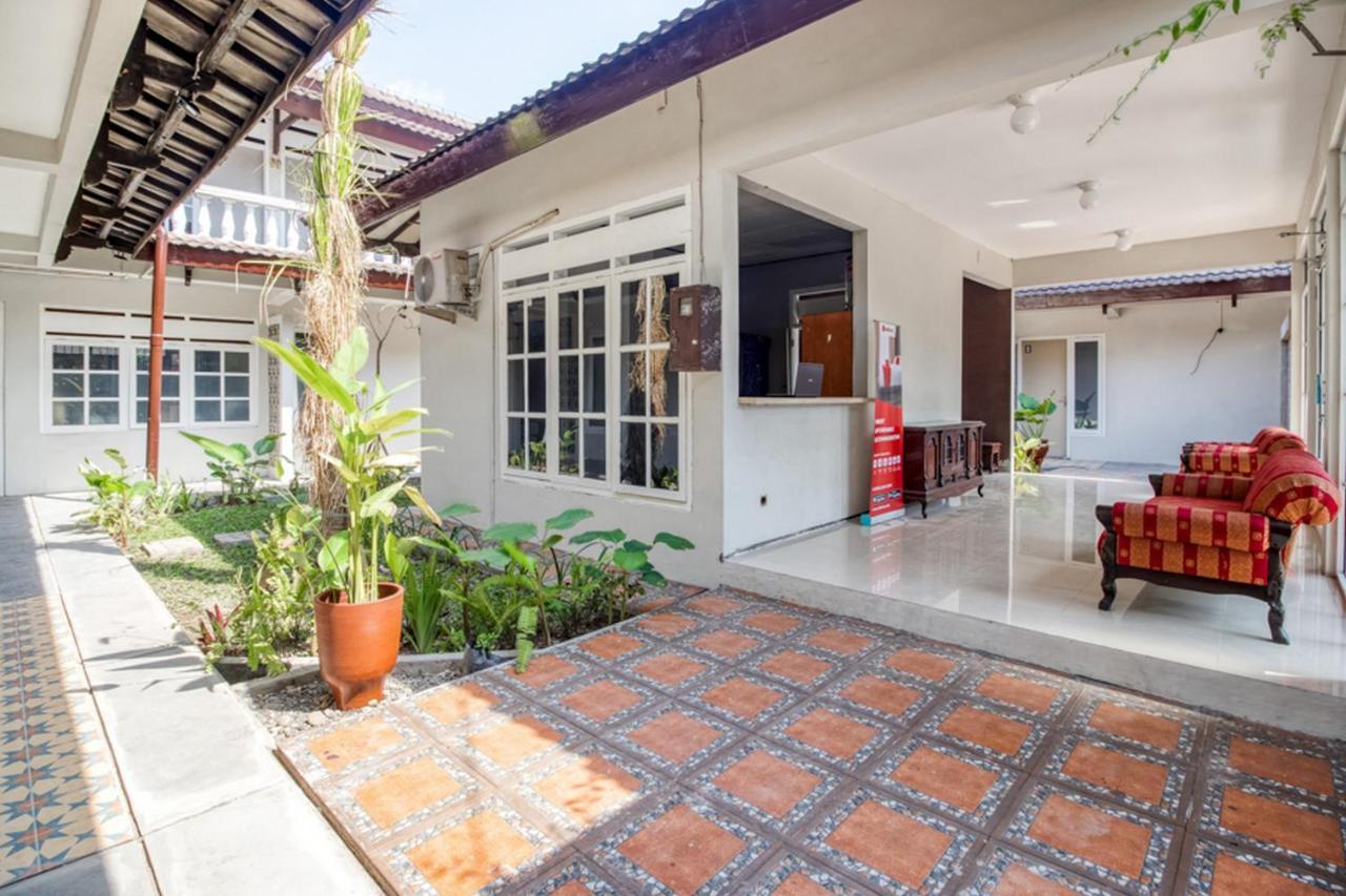 Готель Reddoorz Near Malioboro Tugu Station Jogja 2 Джок'якарта Екстер'єр фото
