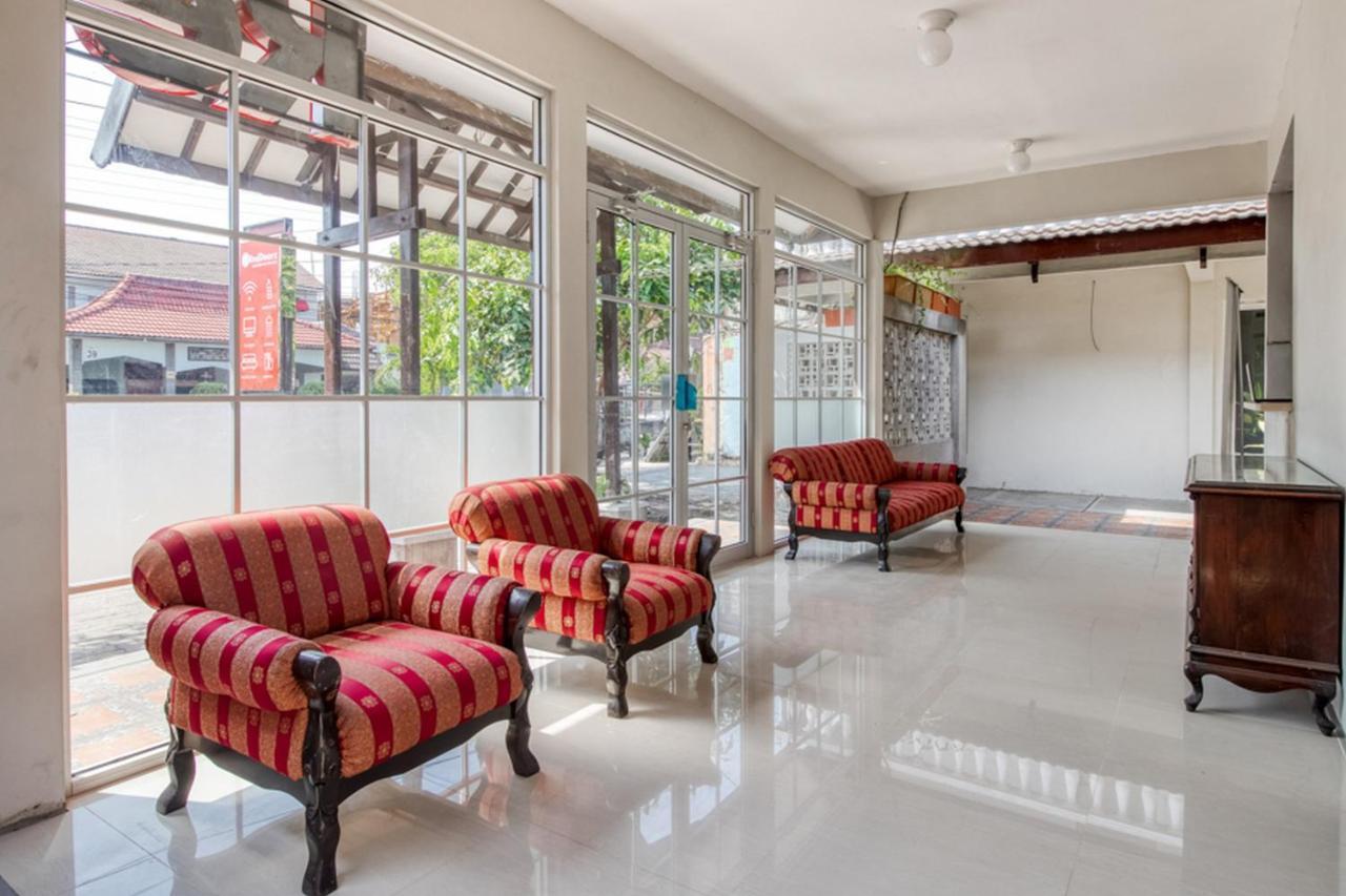 Готель Reddoorz Near Malioboro Tugu Station Jogja 2 Джок'якарта Екстер'єр фото